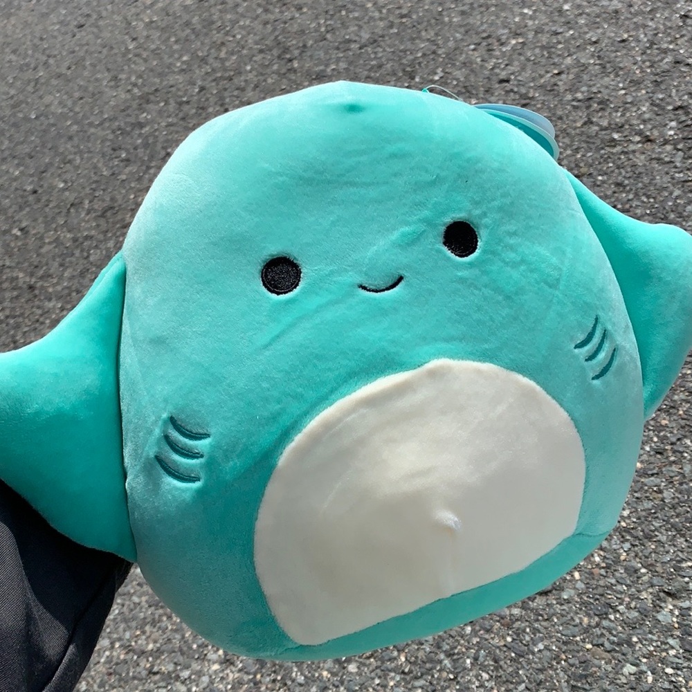 Maggie stingray Squishmallow
